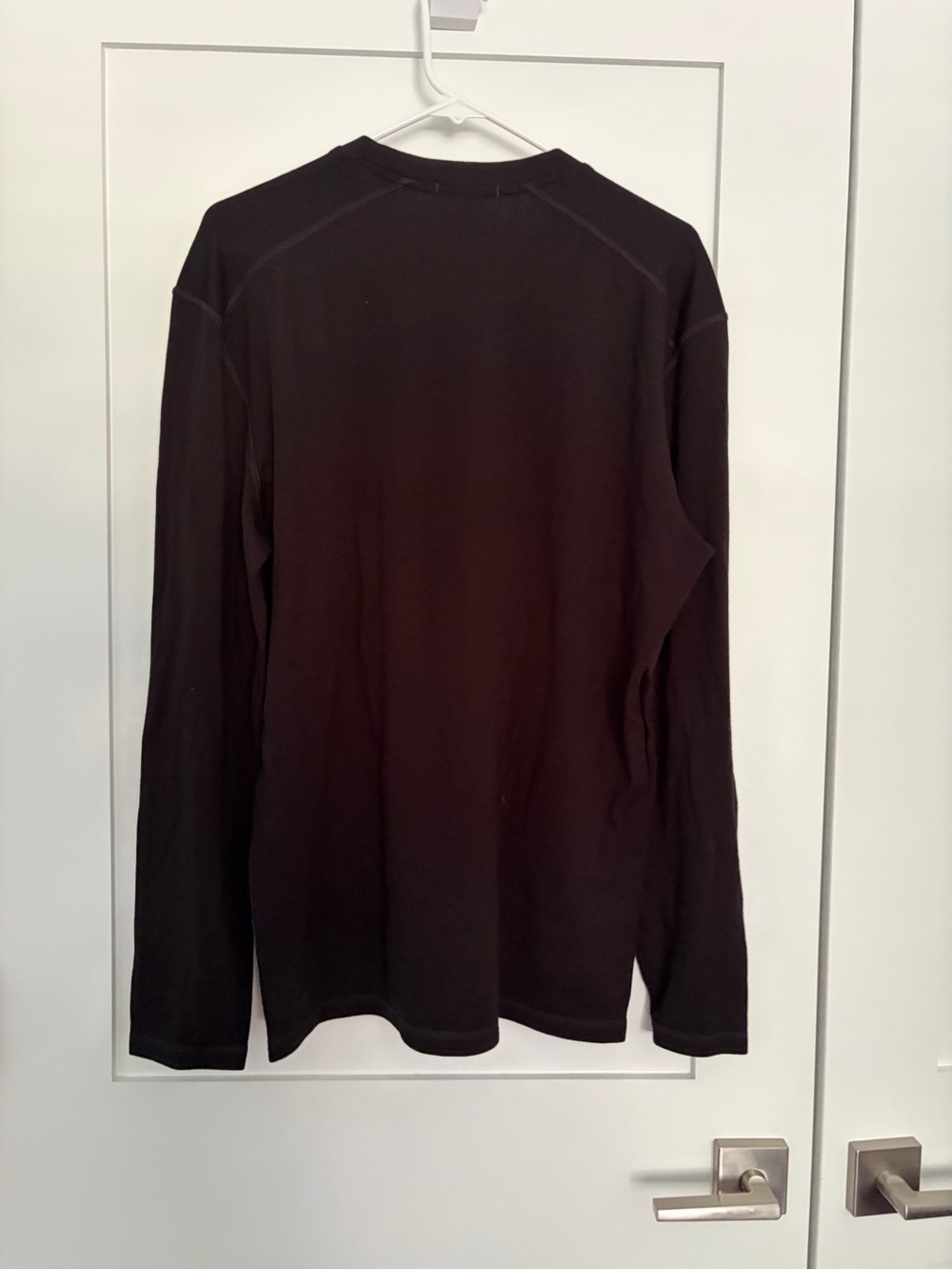 Smartwool Men’s Long-Sleeve Crewneck in Black with Subtle Stripe Trim - Picture 2 of 3